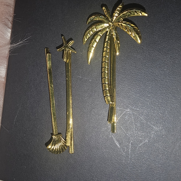 Gold Palm Tree Hair Clips - Picture 4 of 5